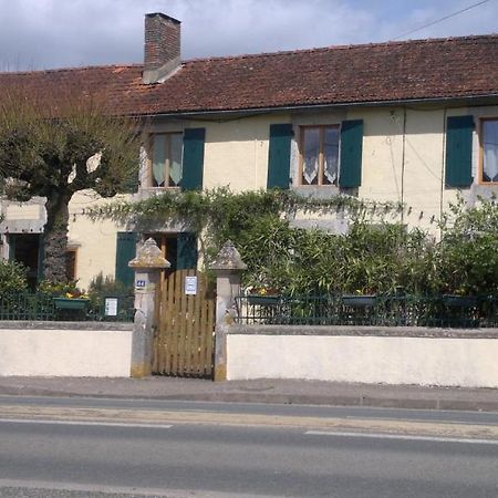 Bouresse La Maison Jaune B&B 외부 사진