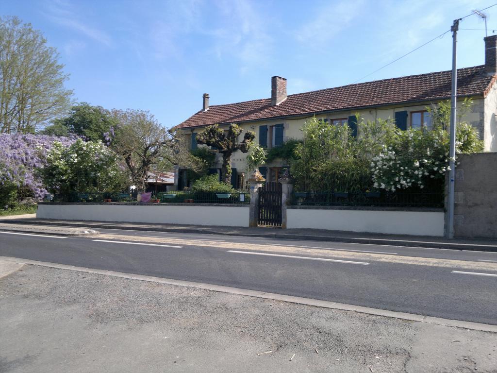 Bouresse La Maison Jaune B&B 외부 사진