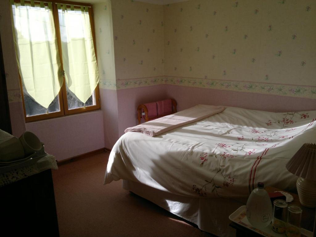 Bouresse La Maison Jaune B&B 객실 사진